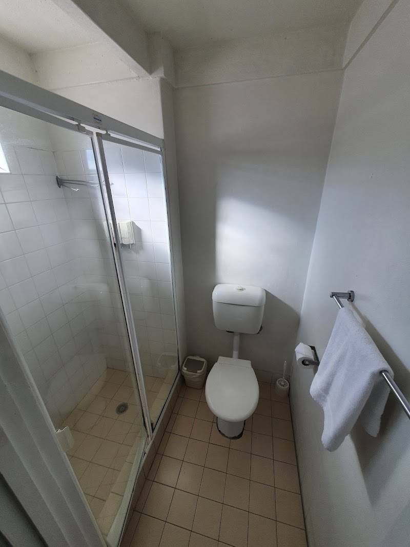 Slipway Hotel - Motel
